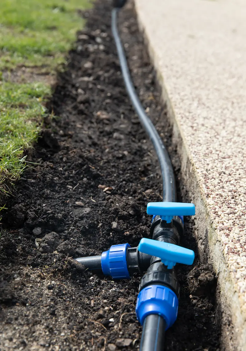 Lawn irrigation system Lawn irrigation system